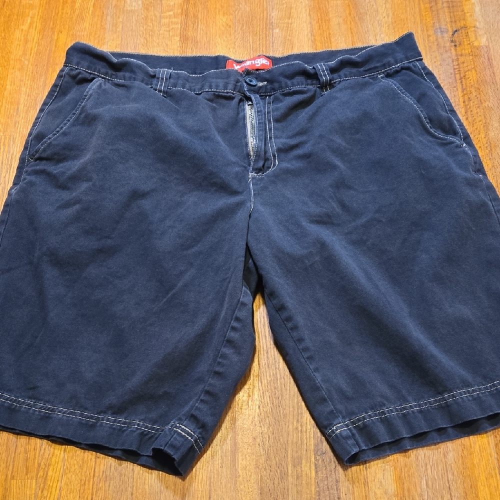 Wrangler Men 40 Light Black Flat Front Button Back Pocket Causal Outdoor Shorts